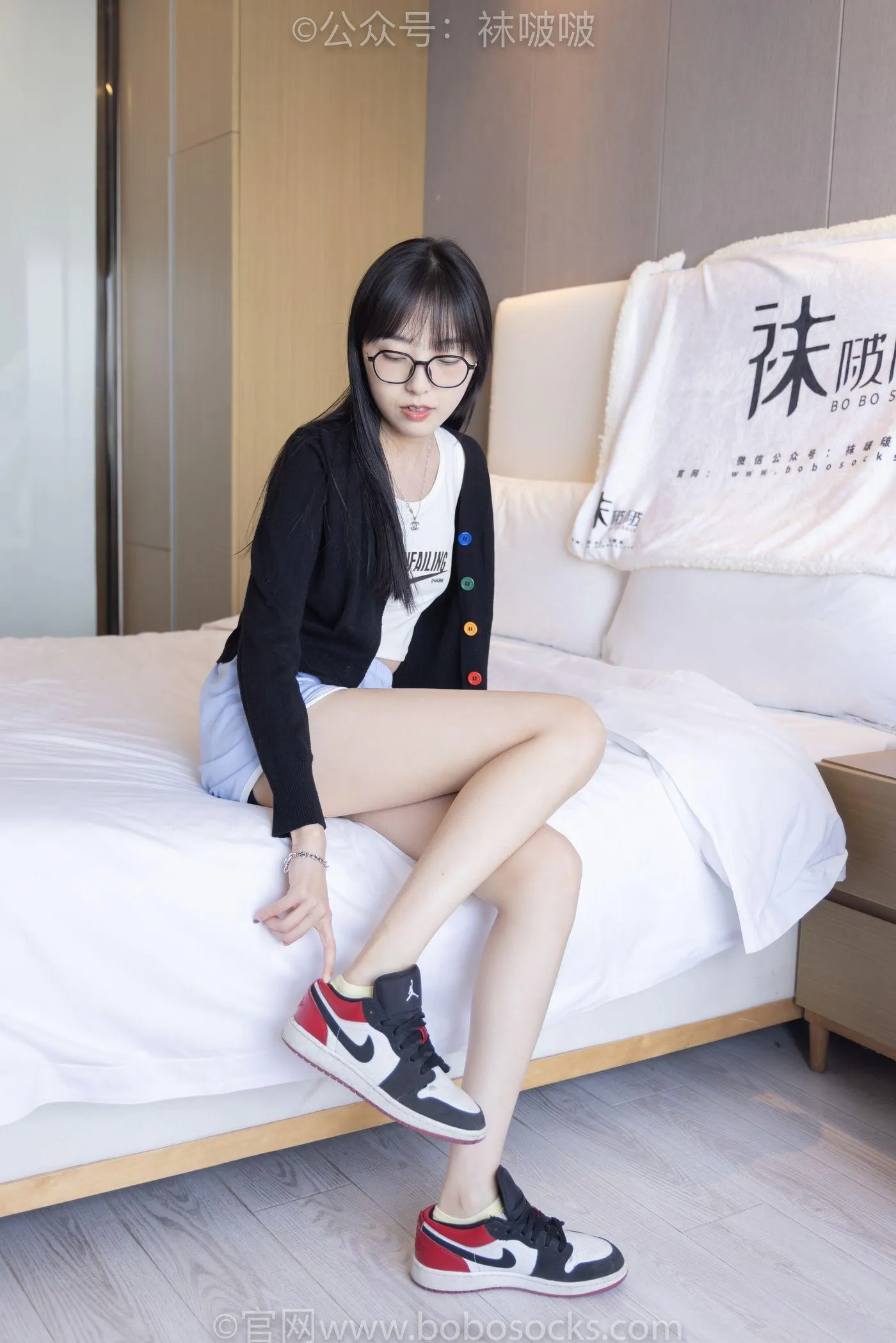 [BoBoSocks袜啵啵]NO.081 稚予- AJ、浅黄色短棉袜、浅蓝色短棉袜、裸足（花絮版） [145P]插图3